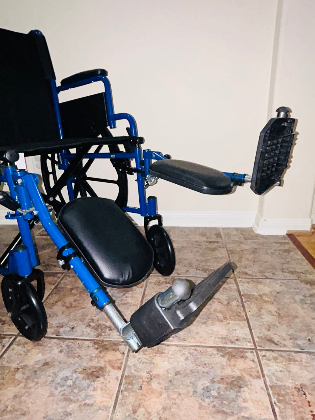 Drive Medical Blue Streak - Silla de ruedas plegable ligera
