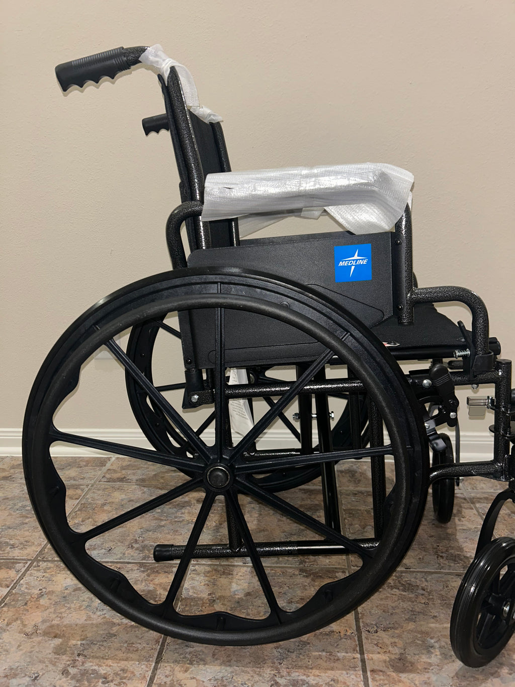Medline Silla de ruedas plegable de 16 pulgadas
